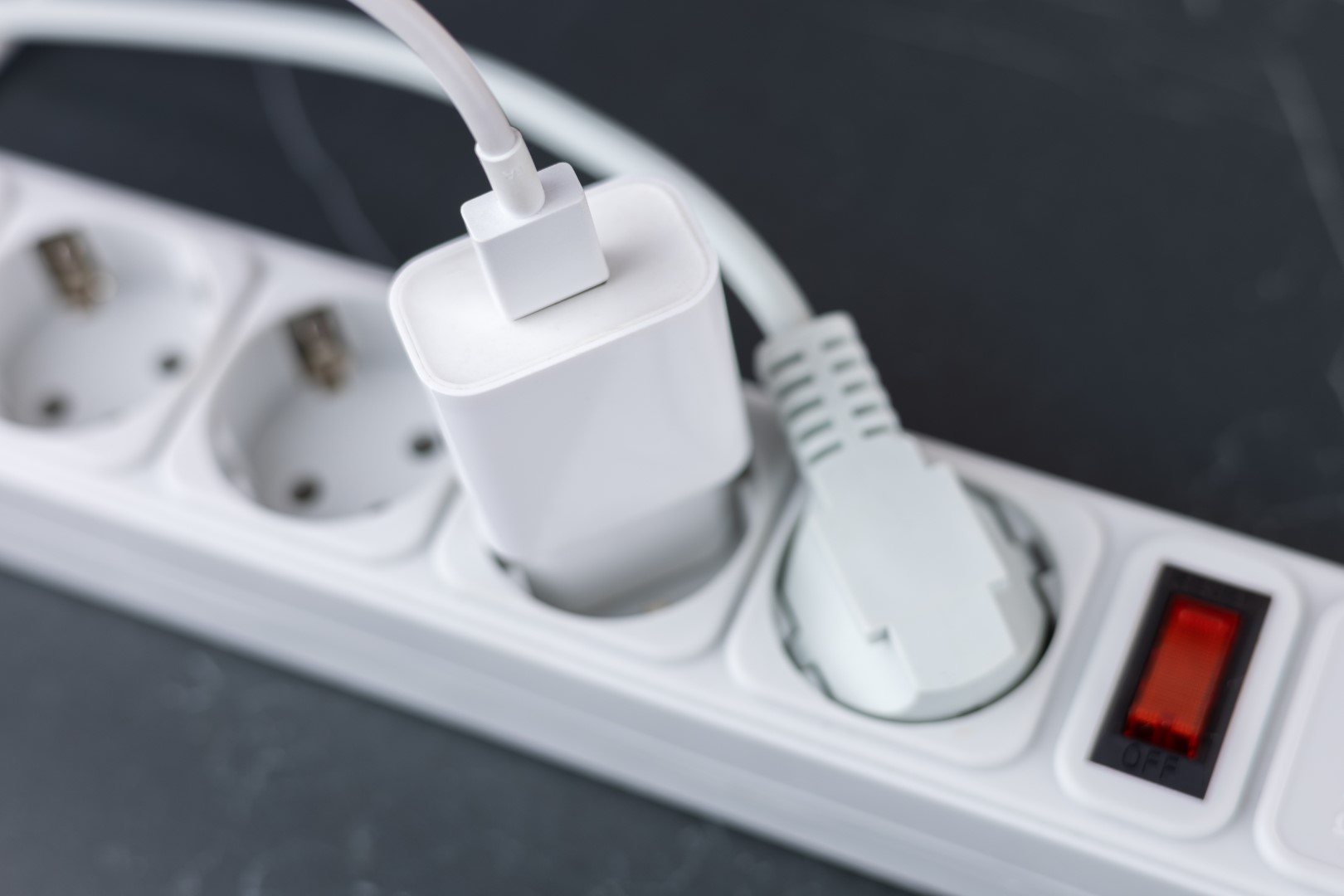 Technik vor Blitzschäden schützen