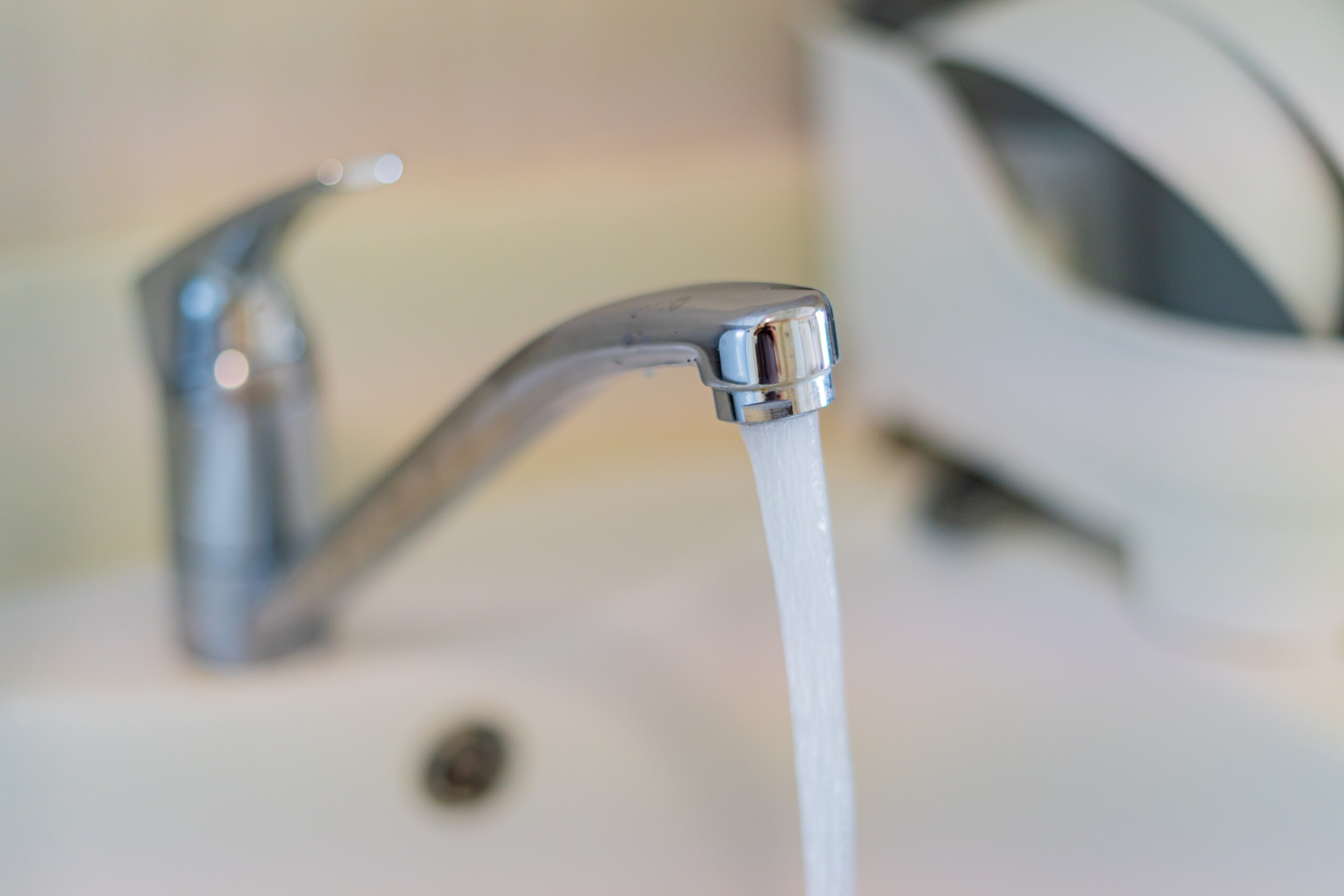 Wassersparende Armaturen. Perlatoren als unsichtbare Sparhelfer