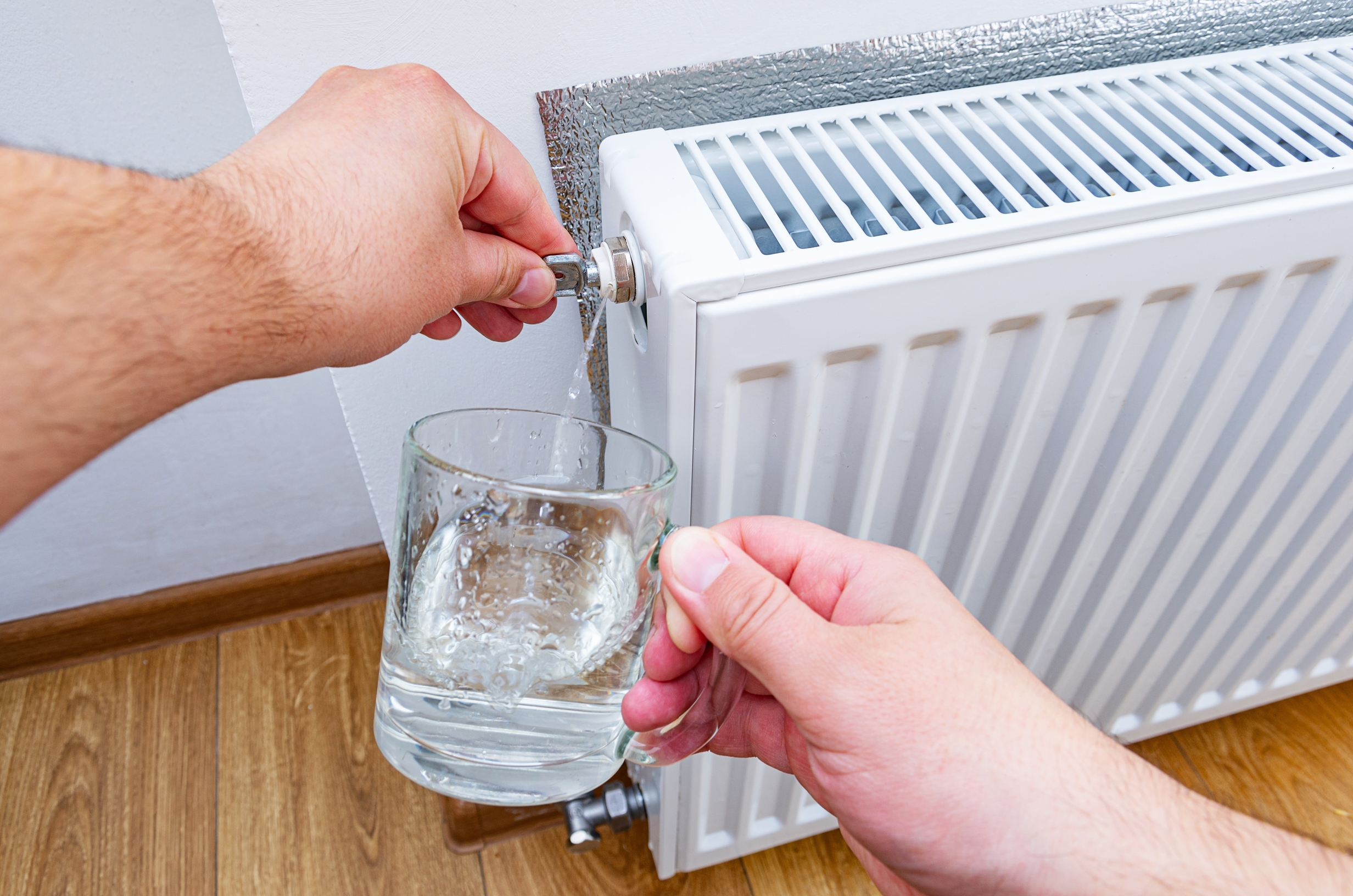 Heizung warten im Frühling: So sparen Sie Energie & Heizkosten | rhenag