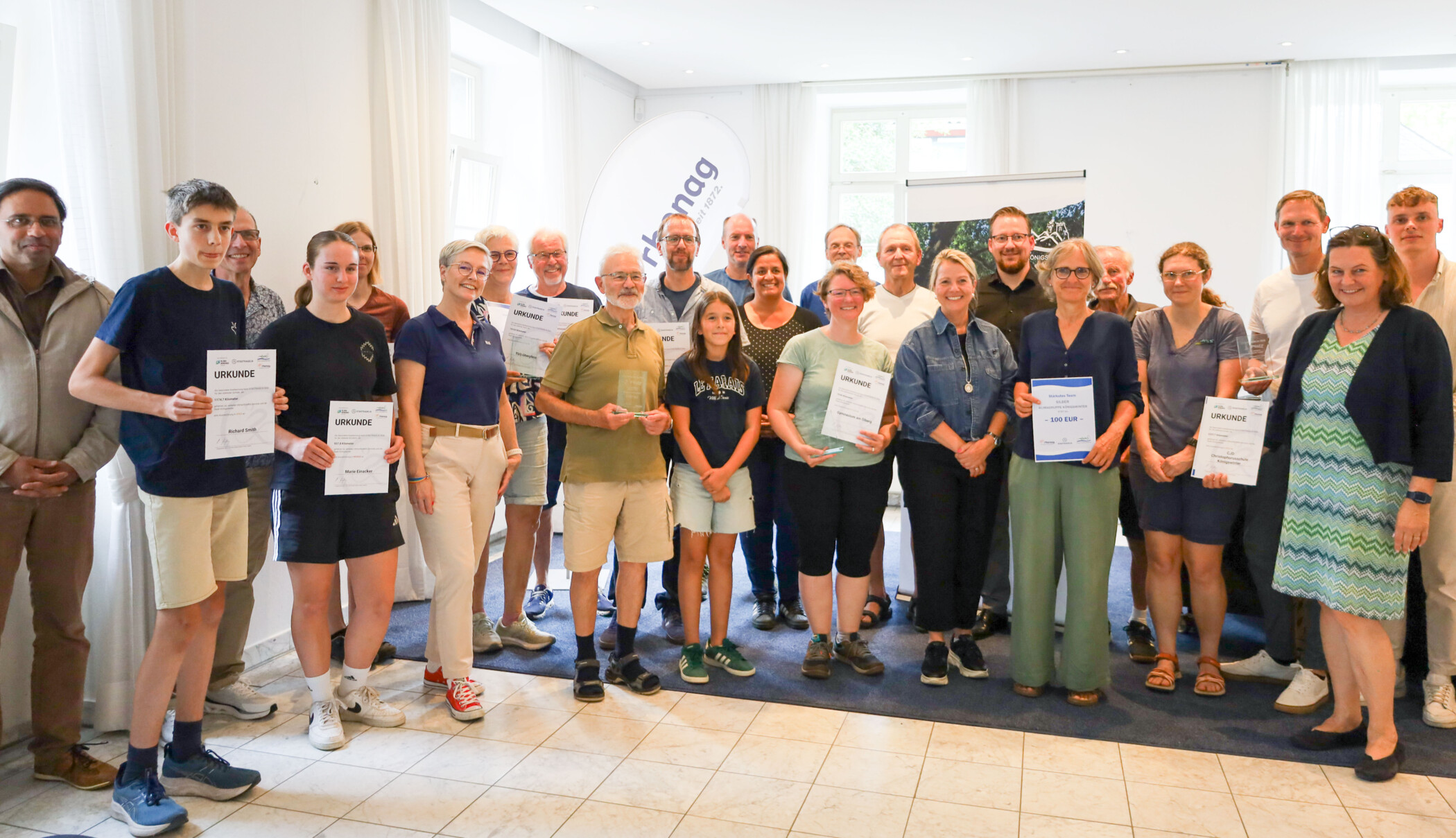 Radfahrende beim STADTRADELN 2026 in Königswinter auf dem Weg durch die Stadt