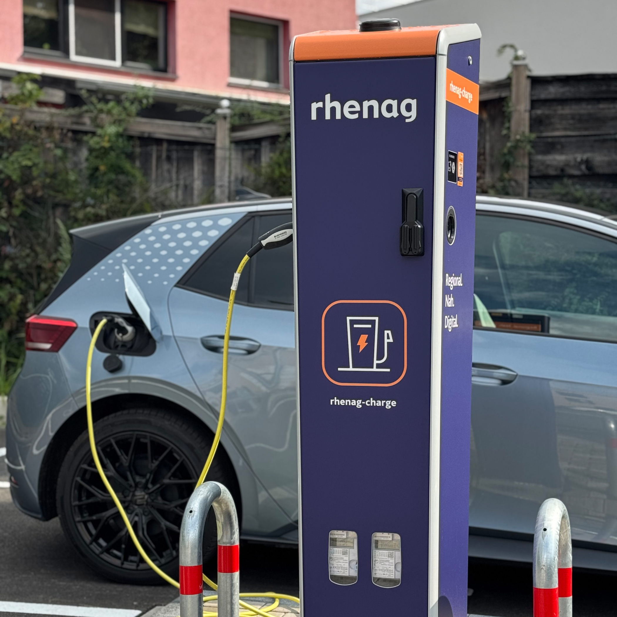 Neue Ladesäule Oktopus rhenag E-Ladesäule in Siegburg