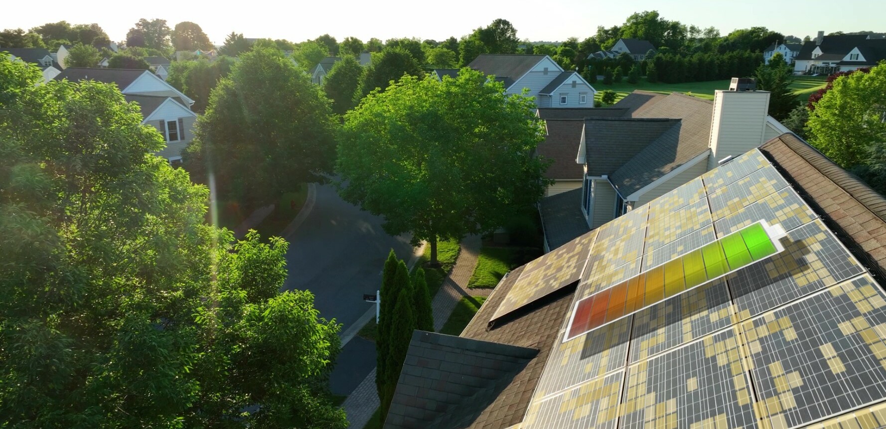 Haus mit Solaranlage und Batteriespeicher