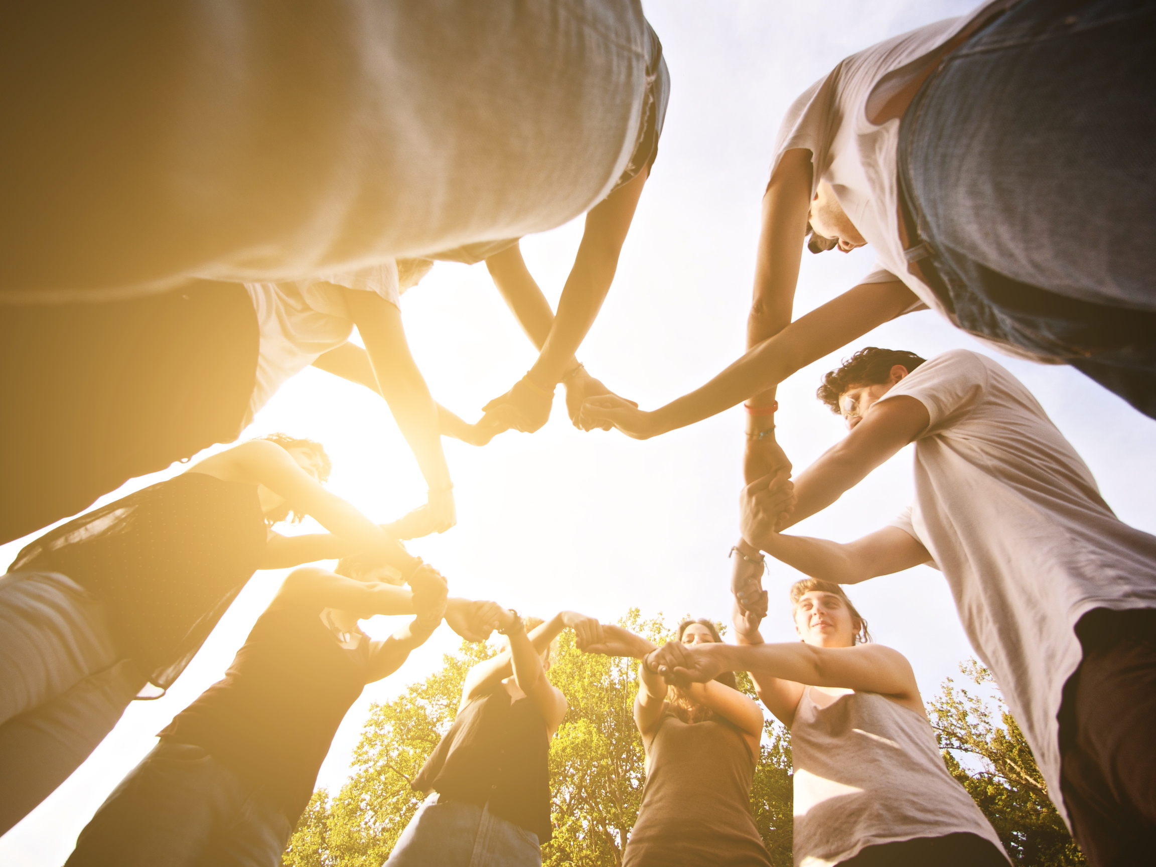 Gemeinsam stärker: Was der Maibaum mit Gesundheit zu tun hat | rhenag Energie