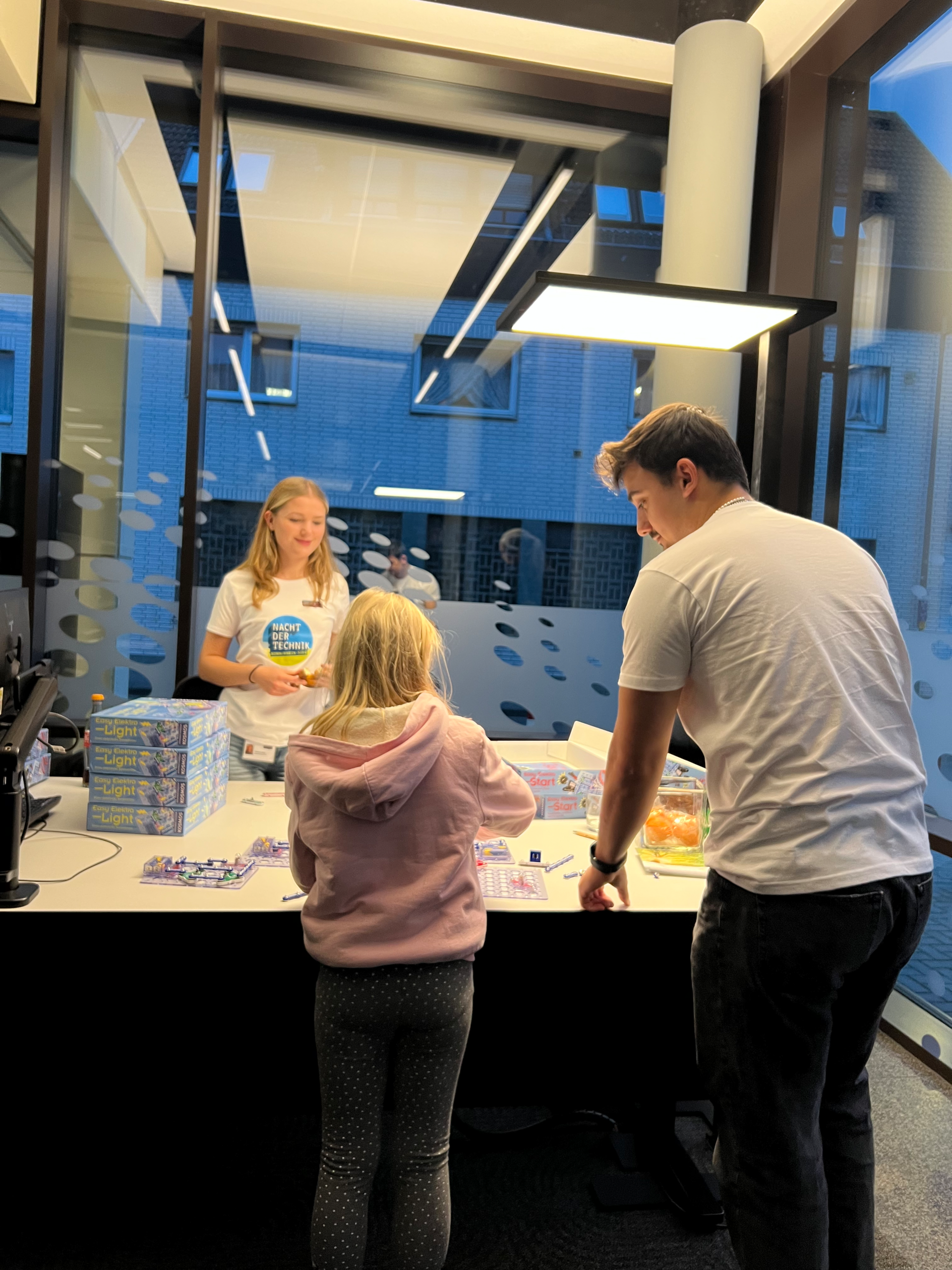 rhenag Energie bei der Nacht der Technik 2025