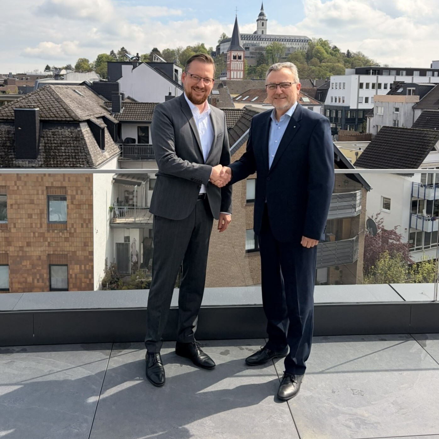 Pressetermin für die Eröffnung der neuen Schnellladesäule in Windeck