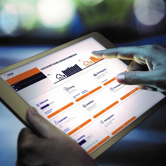 rhenag Kundenportal auf dem Tablet.