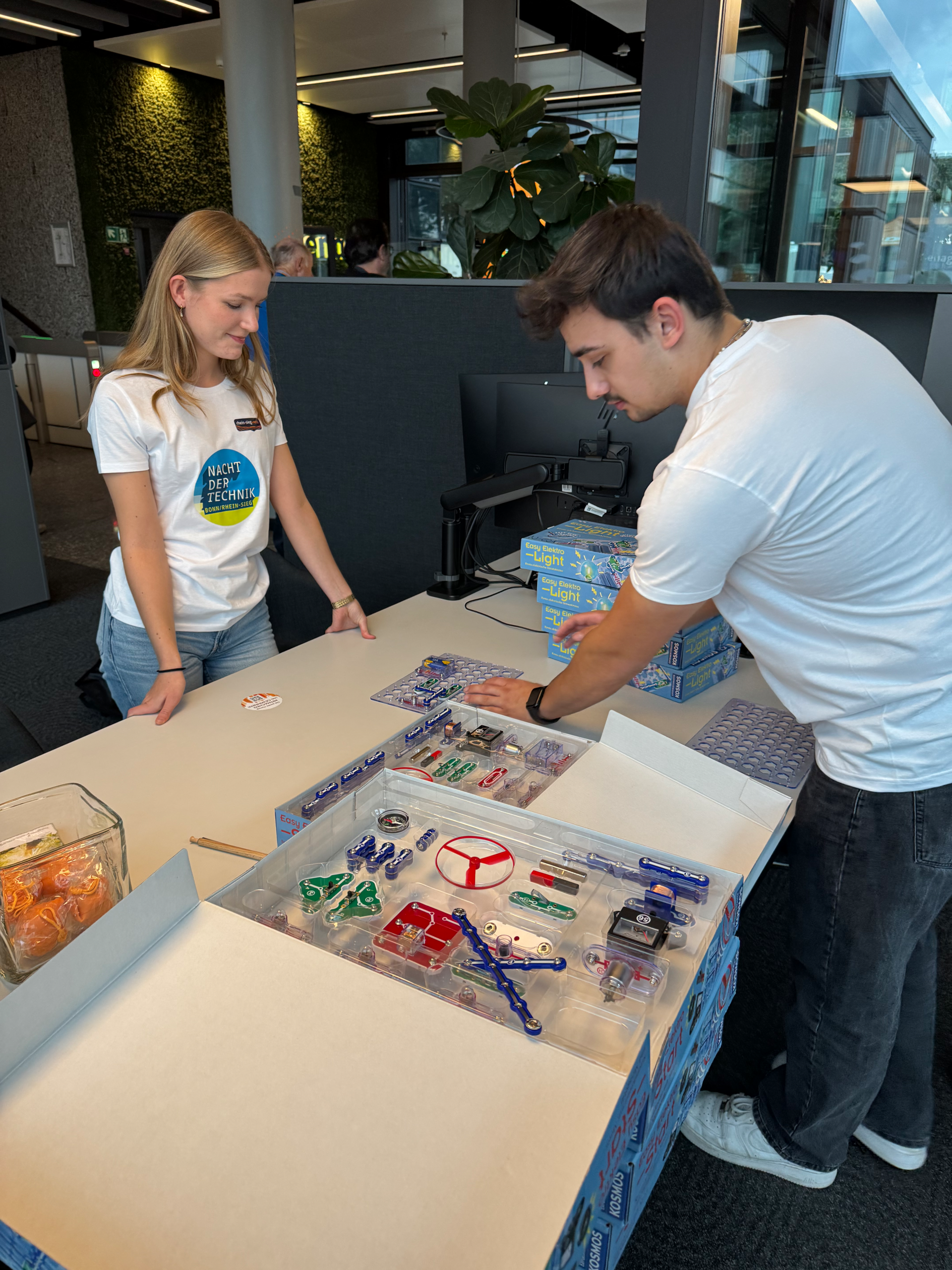 rhenag Energie bei der Nacht der Technik 2025